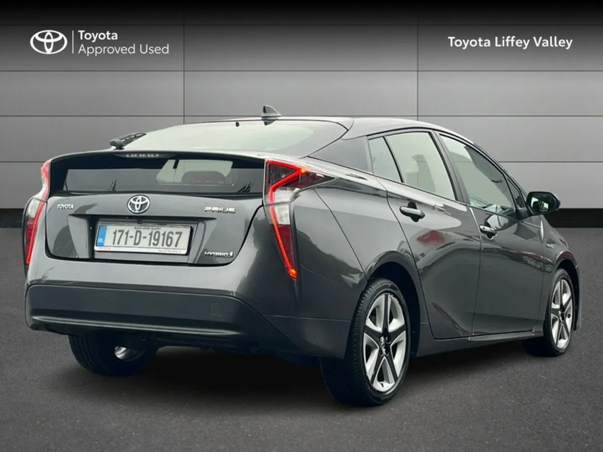 Toyota Prius HYBRID LUXURY 4DR AUTO - Image 2