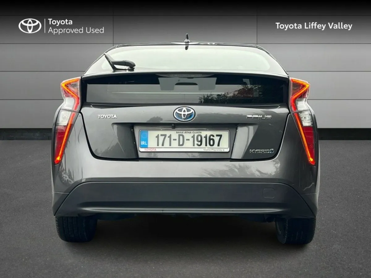 Toyota Prius HYBRID LUXURY 4DR AUTO - Image 4