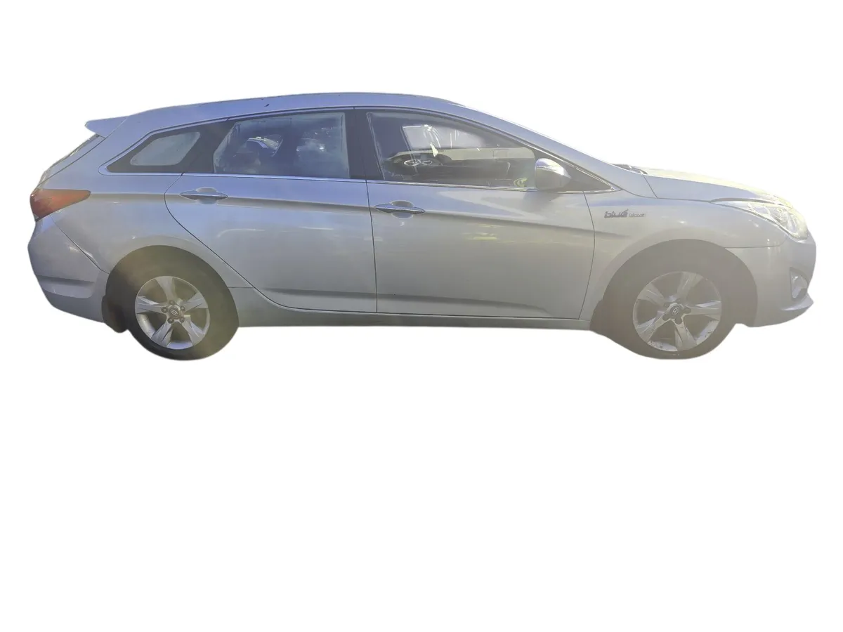2012 HYUNDAI I40 Breaking/Dismantling - Image 2