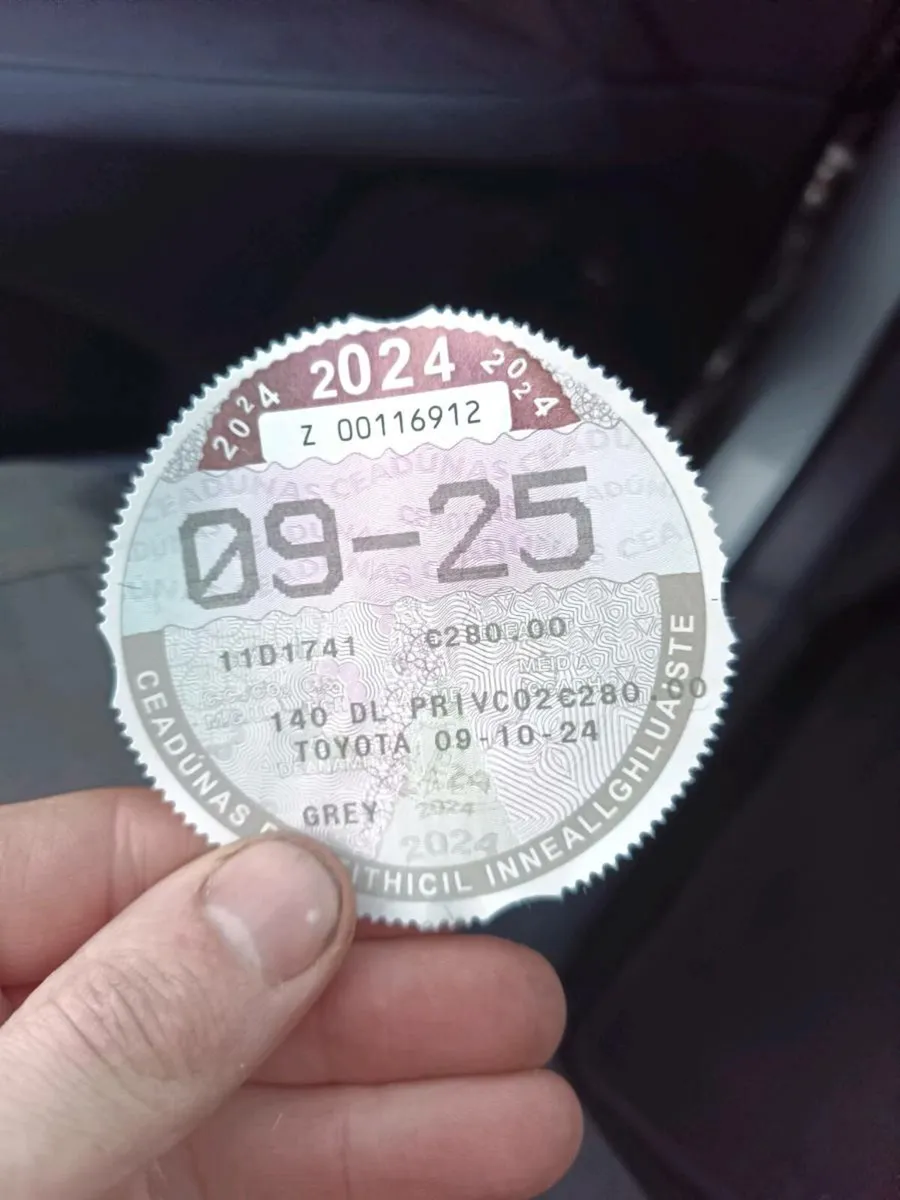 Toyota Avensis Aura 2.0 - Image 2