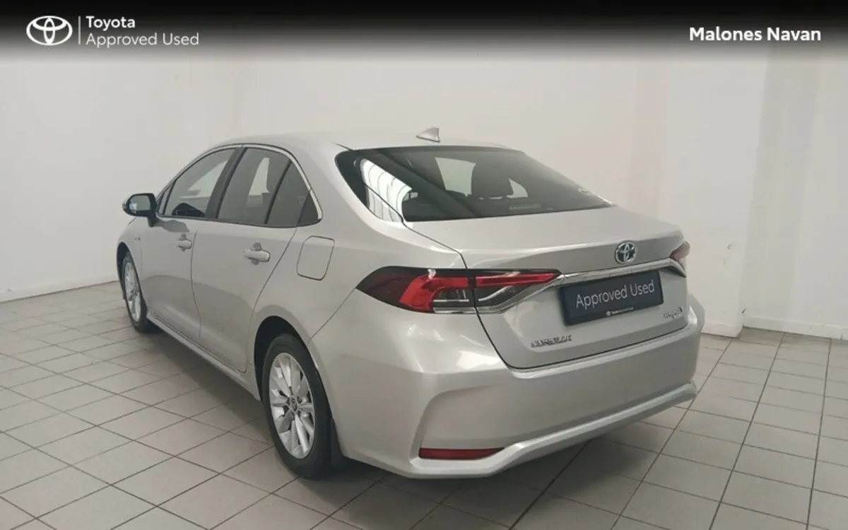 Toyota Corolla COROLLA HYBRID LUNA SAL - Image 2