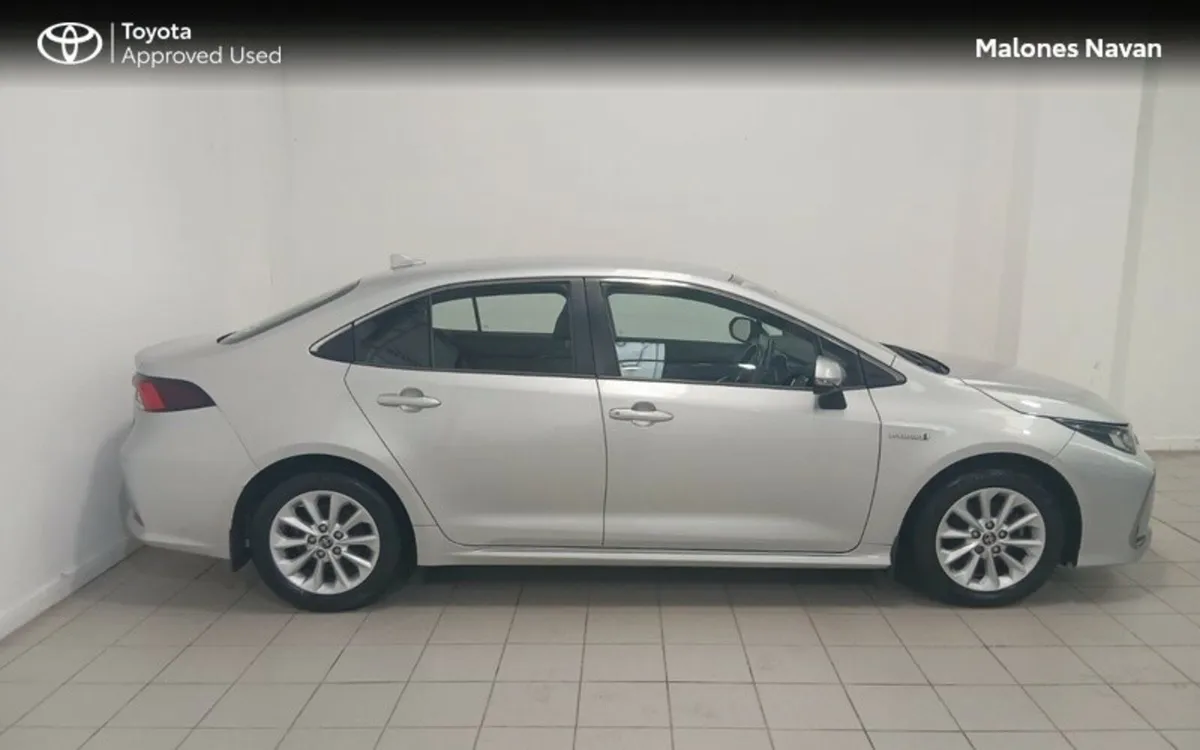 Toyota Corolla COROLLA HYBRID LUNA SAL - Image 3