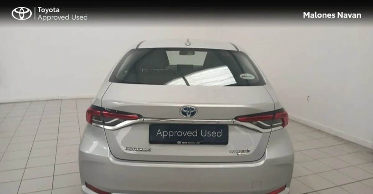Toyota Corolla COROLLA HYBRID LUNA SAL - Image 4