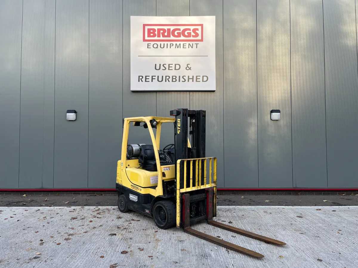 [1] 2017 Hyster S3.0FT Forklift (RES:10414) - Image 1