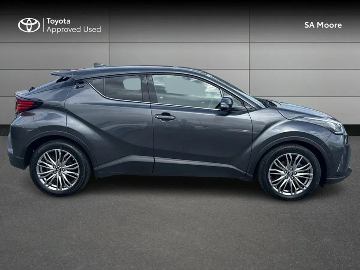 Toyota C-HR HYBRID SOL - Image 3