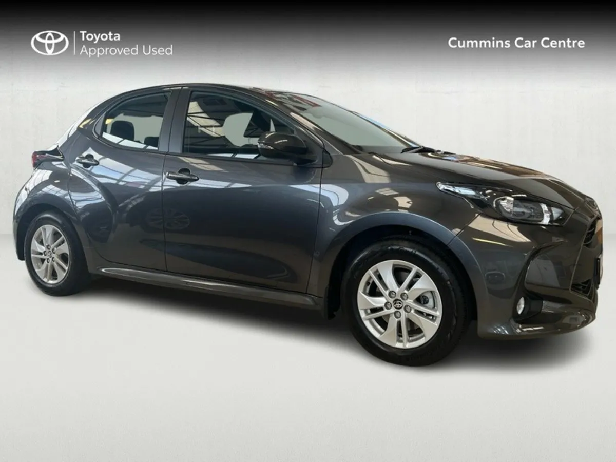 Toyota Yaris YARIS HYBRID 1.5 LUNA - Image 3
