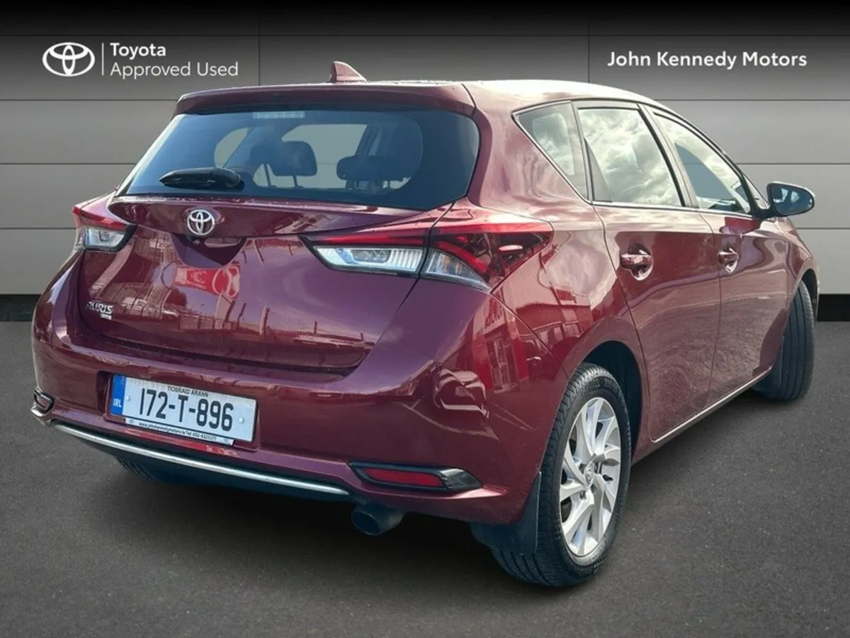 Toyota Auris 1.2 LUNA AUTO 5DR - Image 2