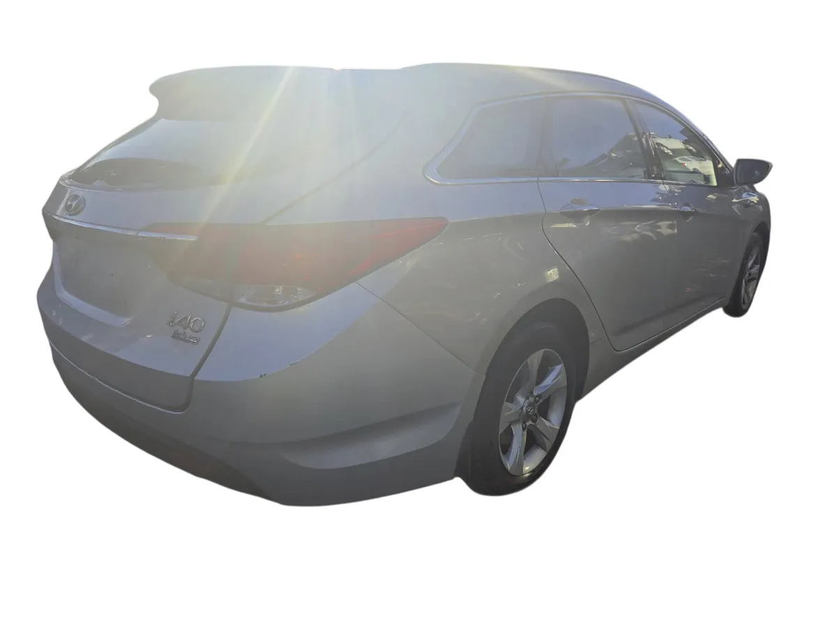 2012 HYUNDAI I40 Breaking/Dismantling - Image 3
