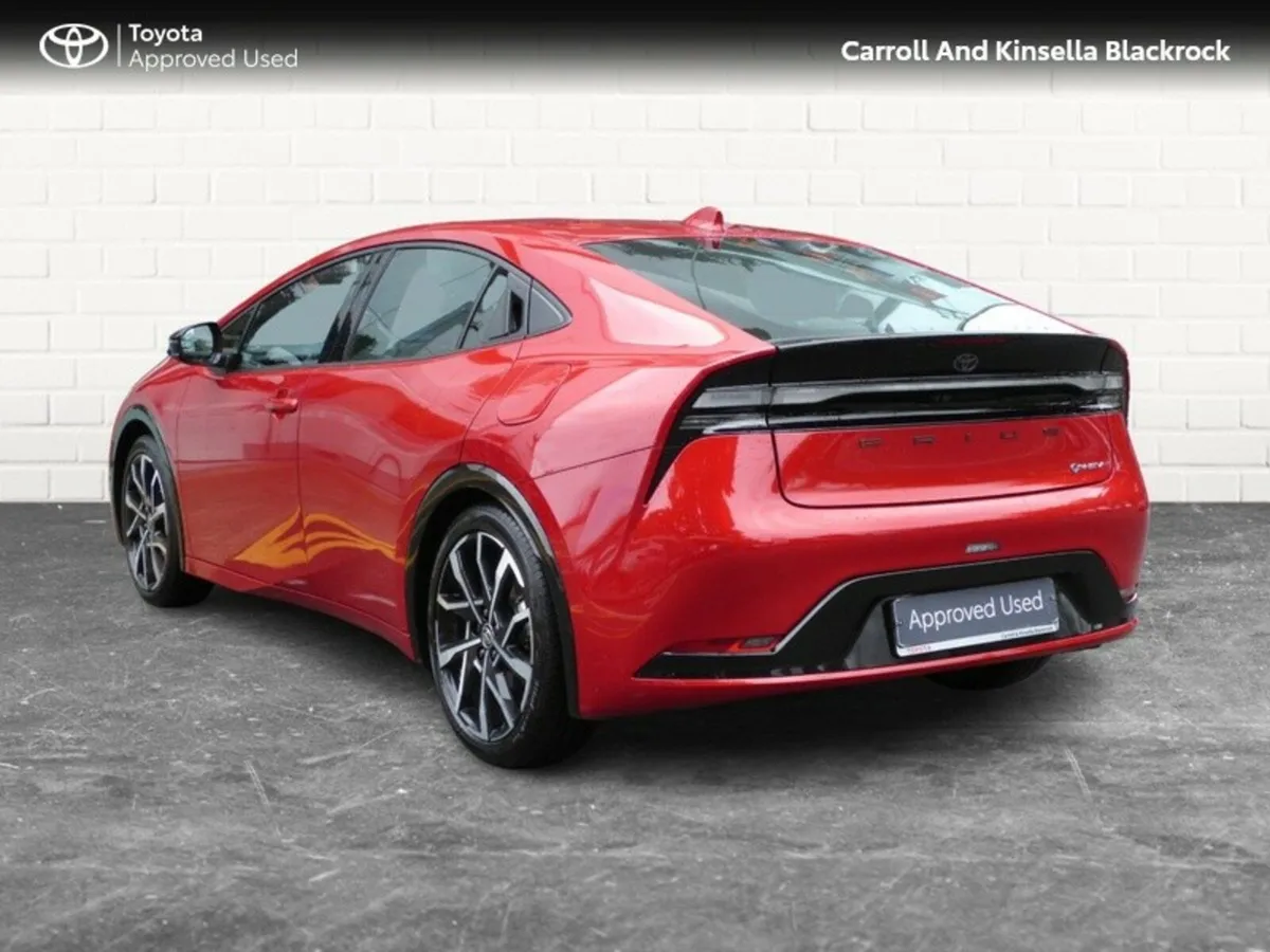 Toyota Prius Phev - Image 2