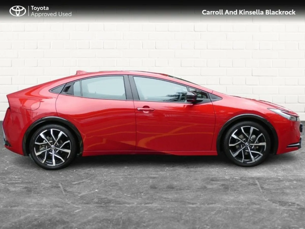 Toyota Prius Phev - Image 3