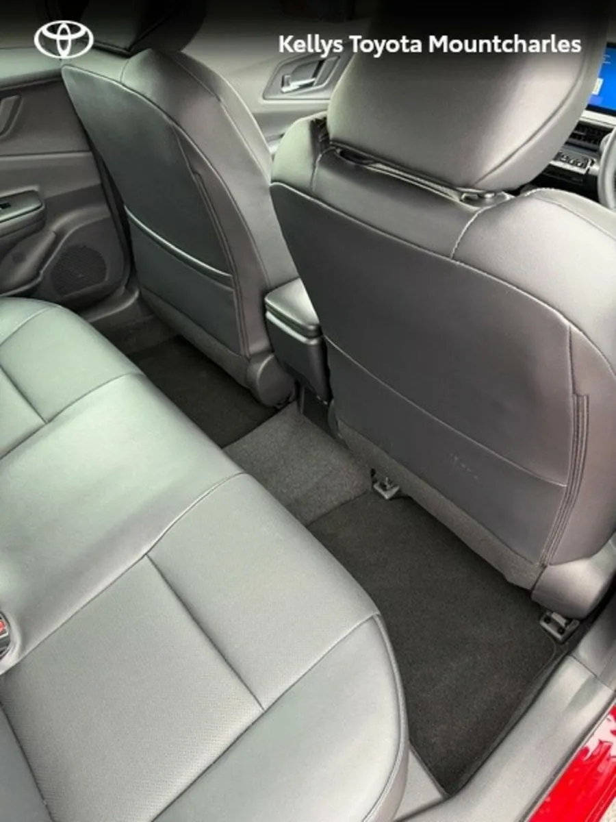 Toyota Prius - Image 4