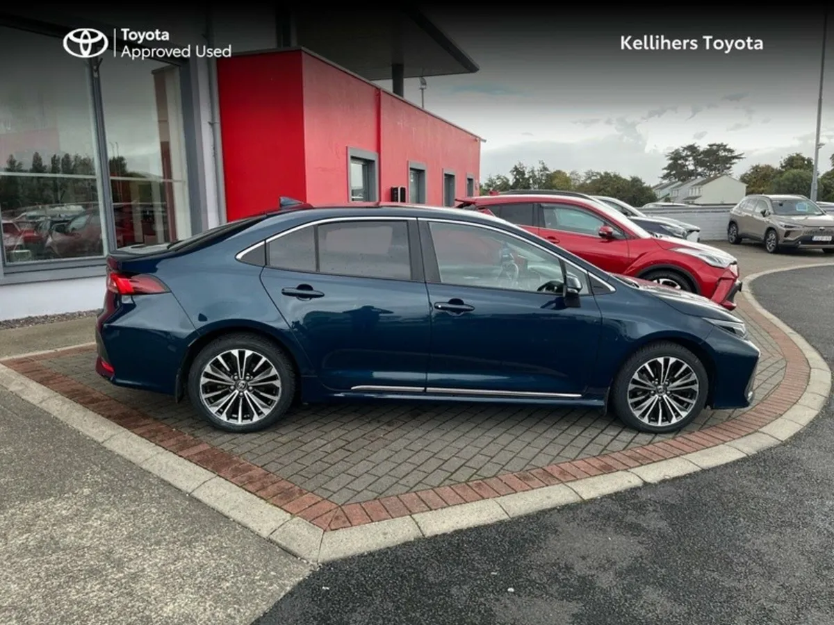 Toyota Corolla Hybrid Luna Sport - Image 3