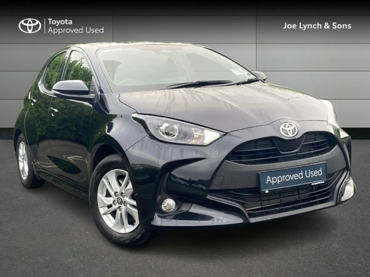 Toyota Yaris YARIS HYBRID 1.5 LUNA - Image 1