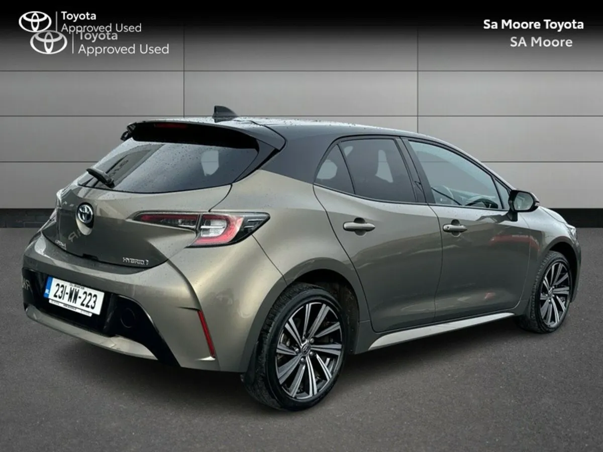 Toyota Corolla LUNA SPORT HATCHBACK - Image 2