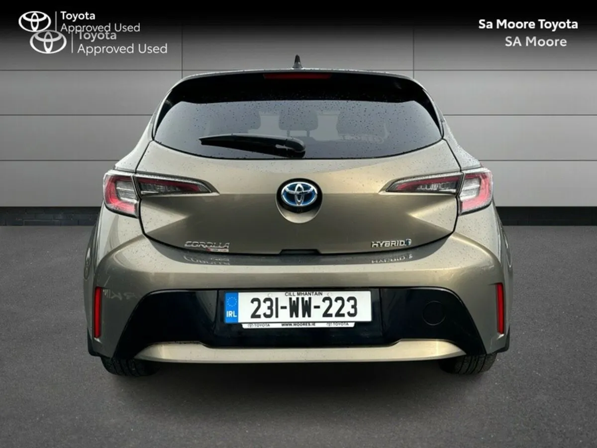 Toyota Corolla LUNA SPORT HATCHBACK - Image 4
