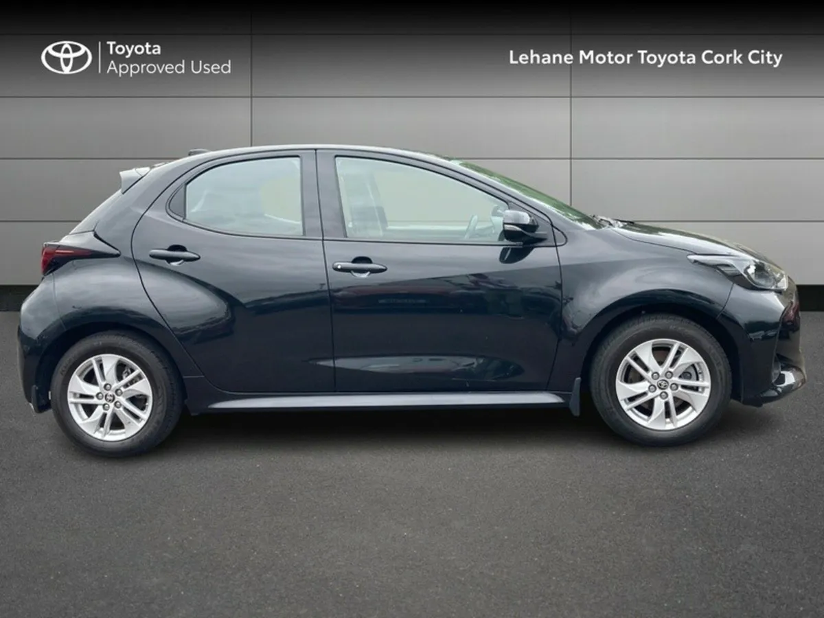 Toyota Yaris HYBRID LUNA 4DR AUTO - Image 3