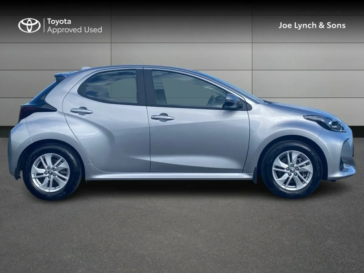 Toyota Yaris Yaris Hybrid 115 Luna - Image 3
