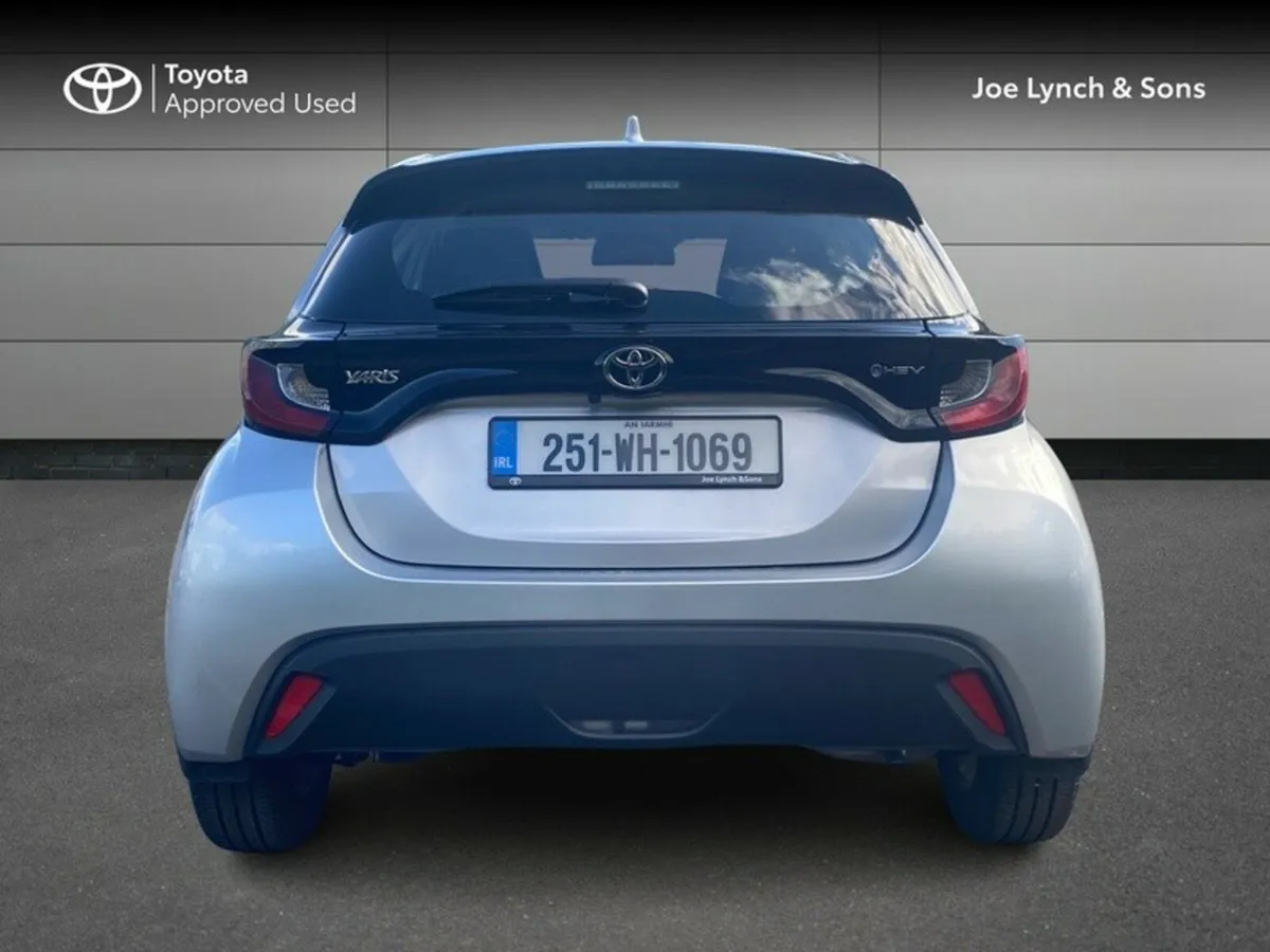 Toyota Yaris Yaris Hybrid 115 Luna - Image 4