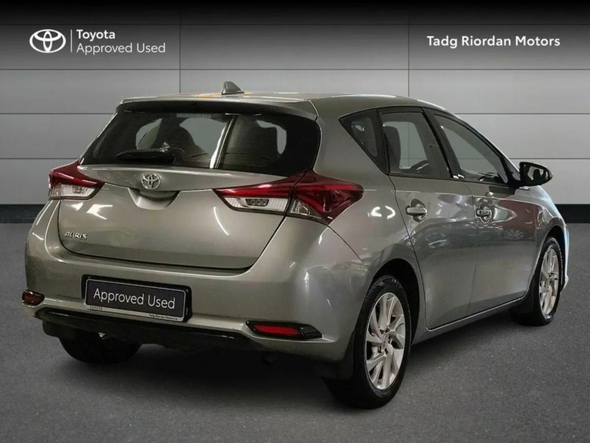 Toyota Auris 1.4 D4D AURA 5DR - Image 2