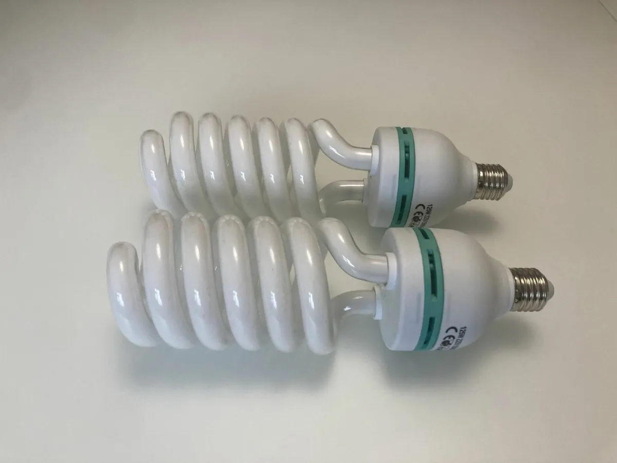 2 x 125Watt Equivalent 5500K Flourescent Bulbs E27 - Image 1