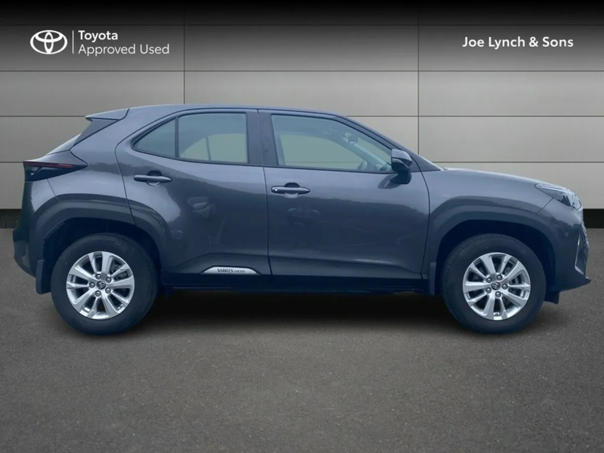 Toyota Yaris Cross YARIS CROSS LUNA - Image 3