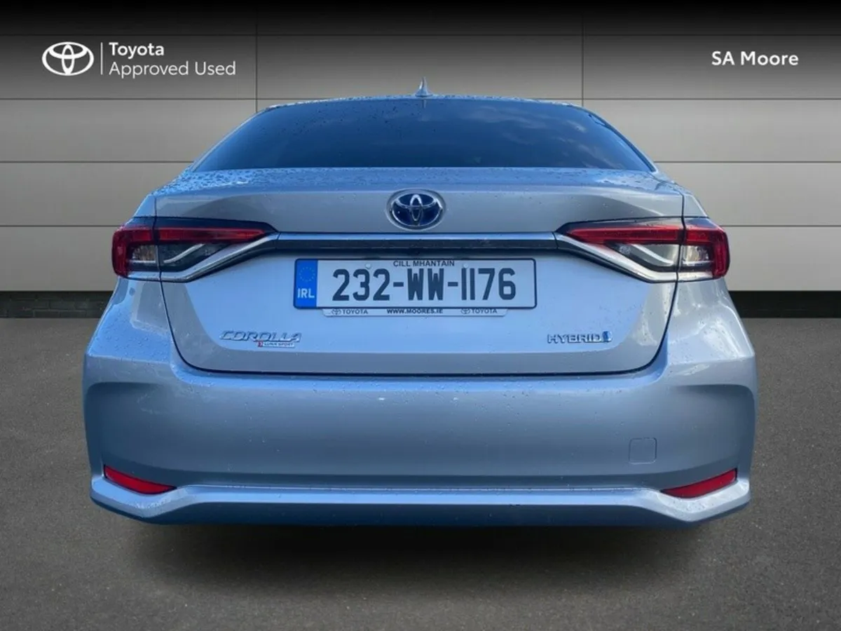 Toyota Corolla LUNA SPORT SALOON - Image 4