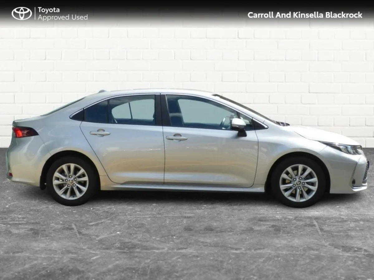 Toyota Corolla Hybrid Luna Saloon - Image 3