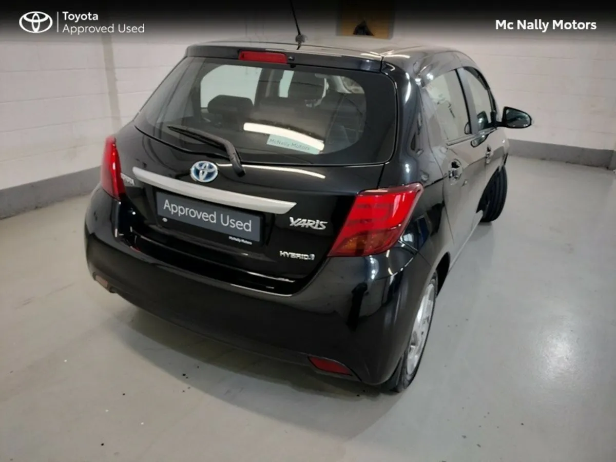 Toyota Yaris HYBRID LUXURY MC LOW KMS - Image 3