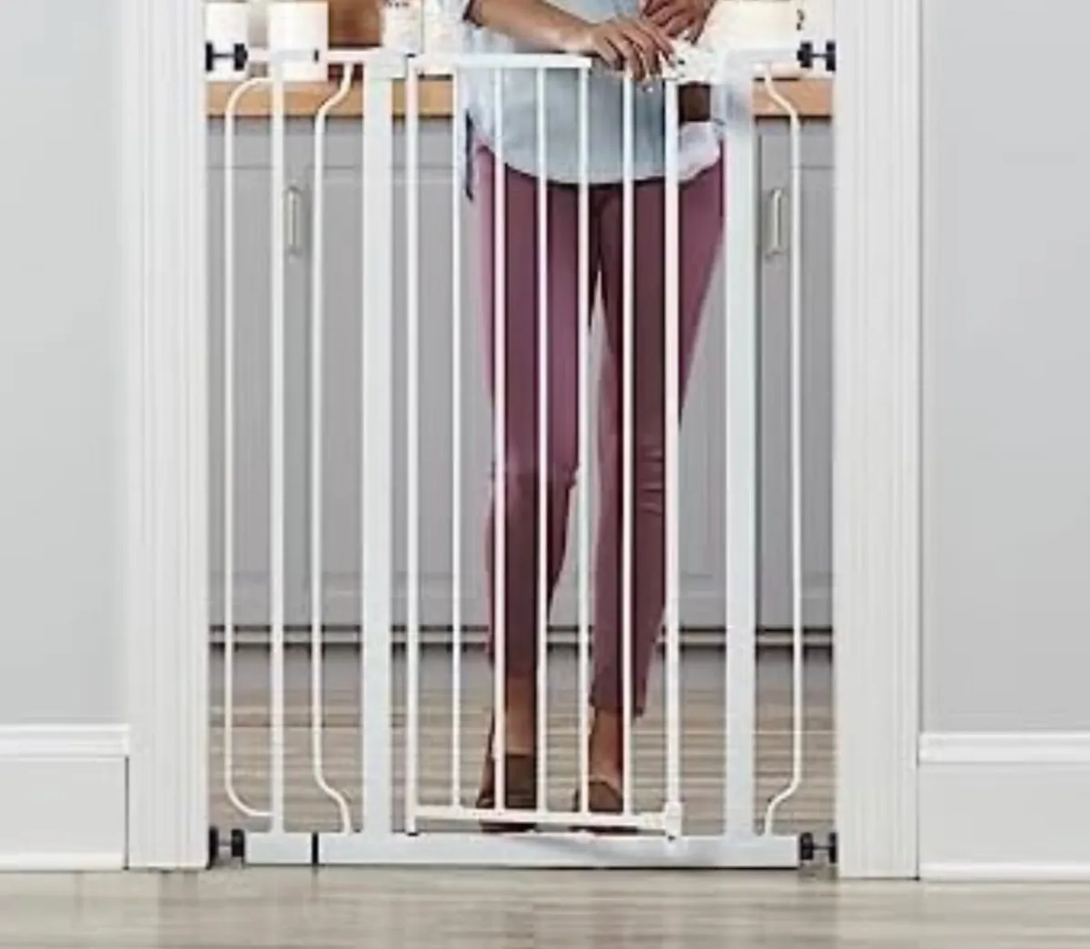 Baby safety gate - Image 1