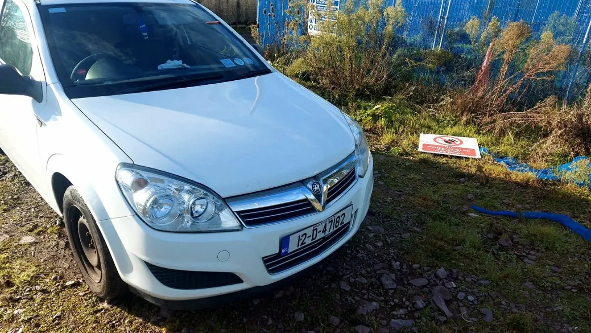 Vauxhall Astra 2012 - Image 3