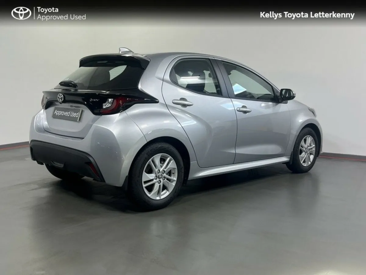 Toyota Yaris YARIS HYBRID 1.5 LUNA #139 LUNA MODEL - Image 2