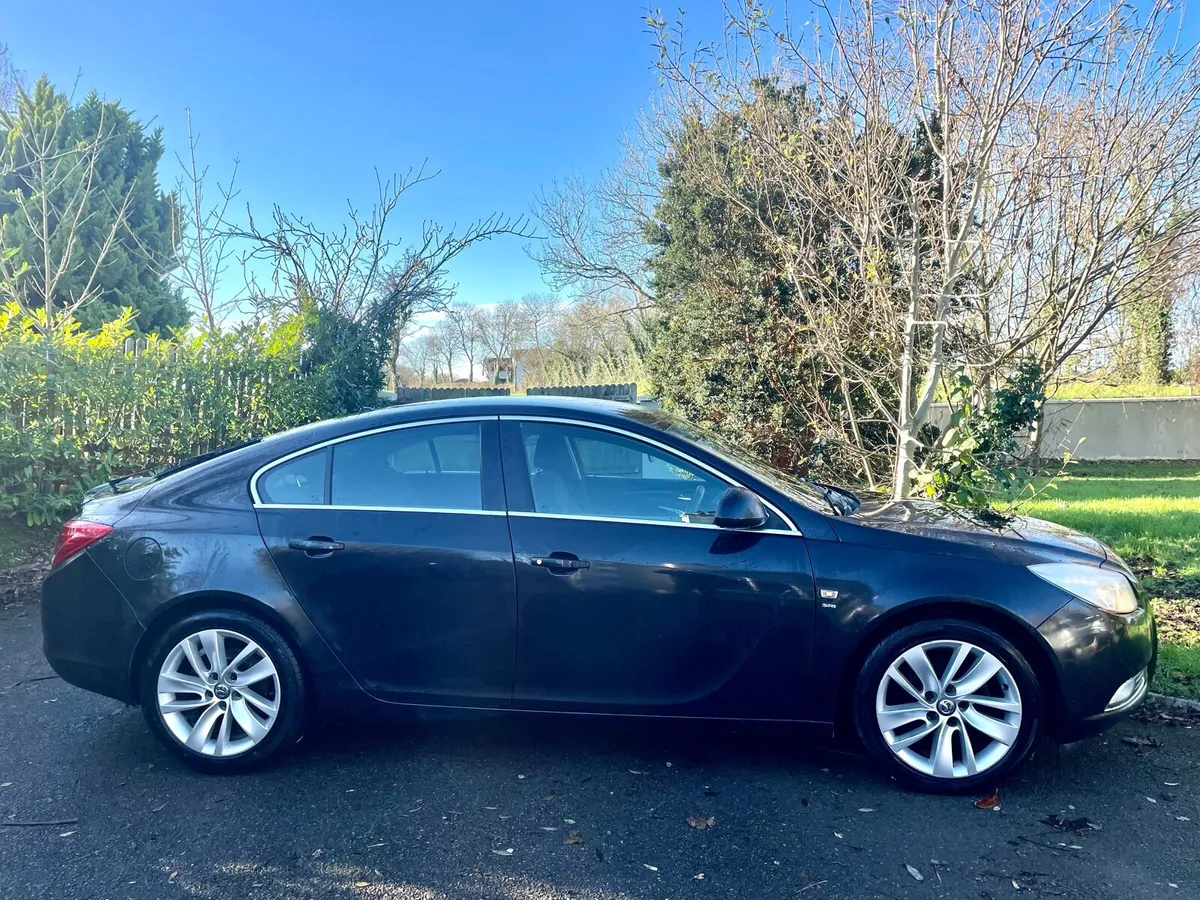 12 Insignia 2.0 Cdi SRi Model €1525  quick sale - Image 1