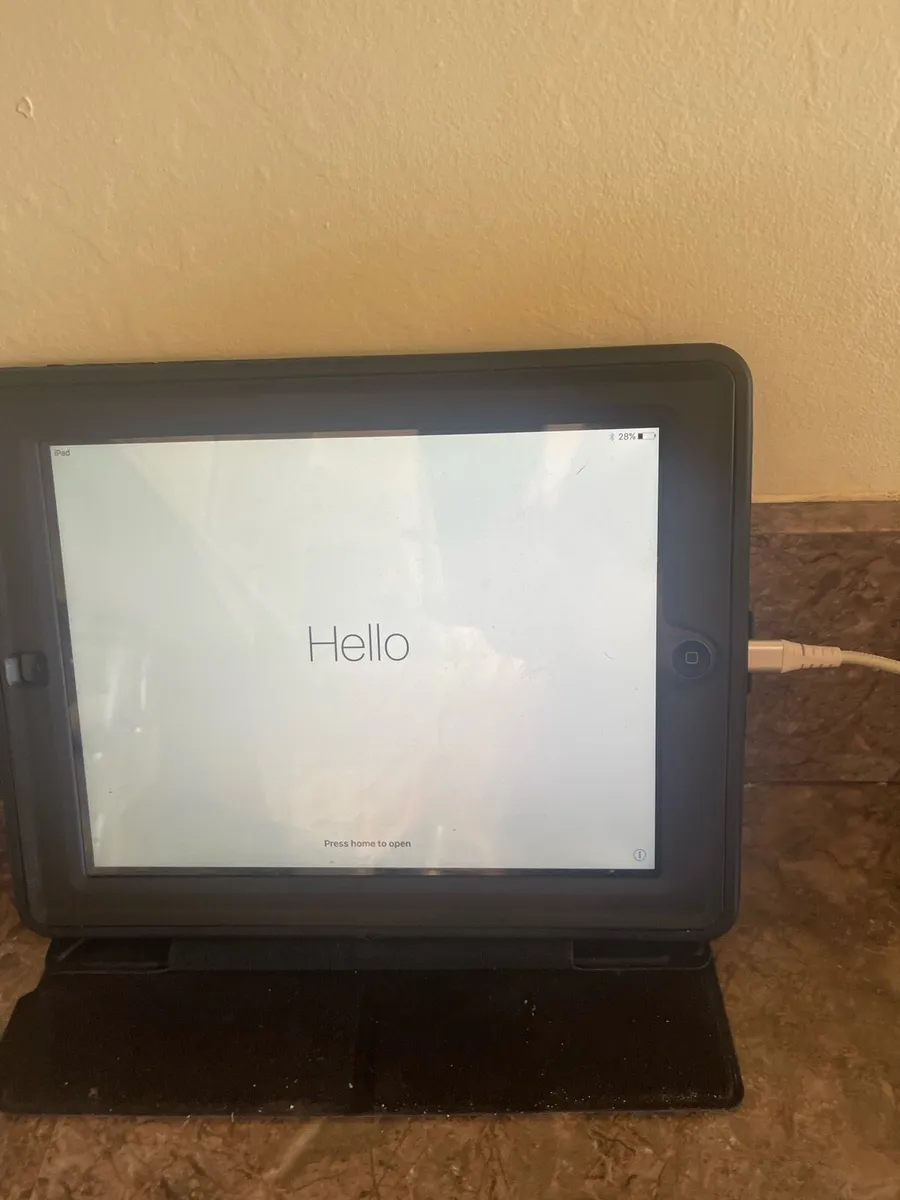 iPad 4th generation - Image 3