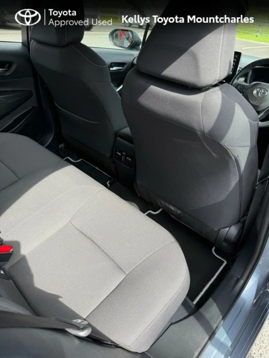 Toyota Corolla HYB LUNA SALOON 4DR AUTO HYBRID - Image 4