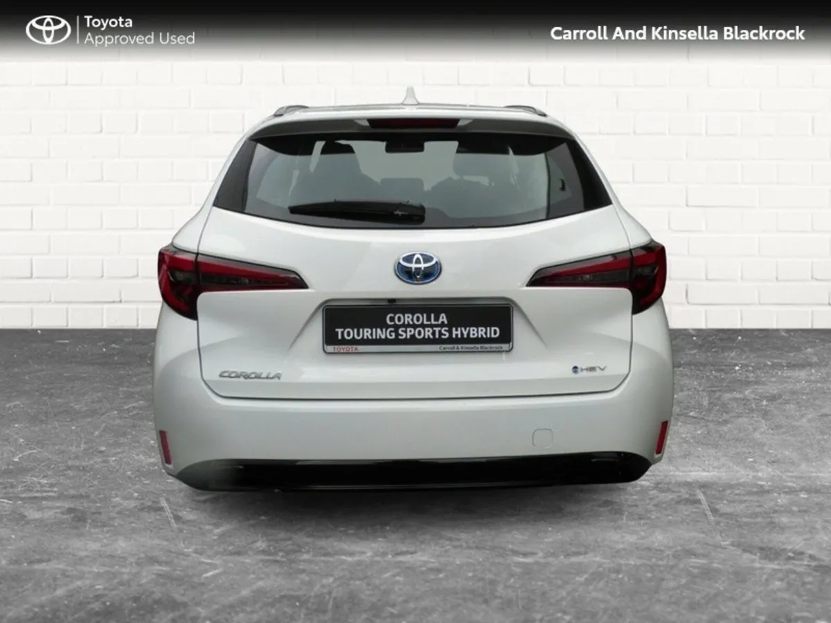 Toyota Corolla Hybrid Van - Image 4