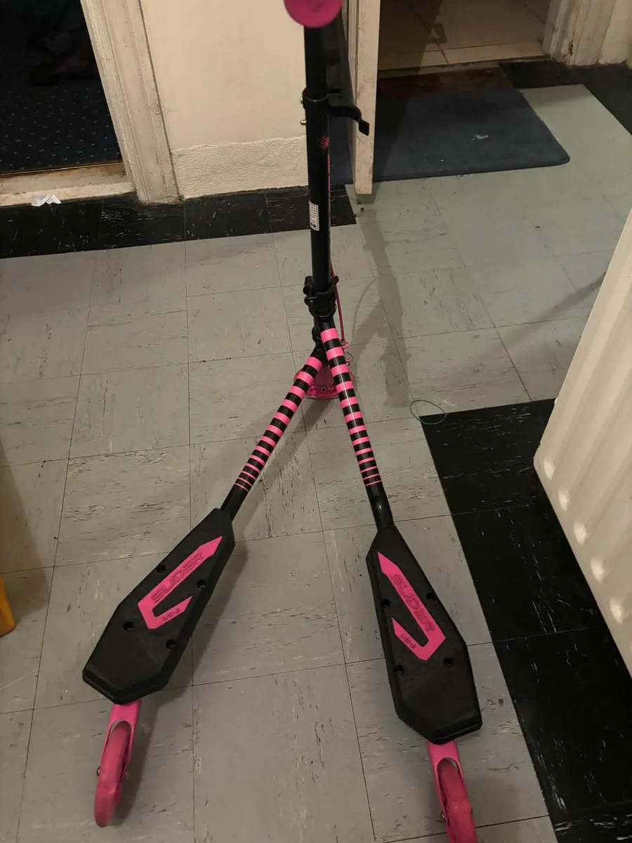 2 kids scooters - Image 2