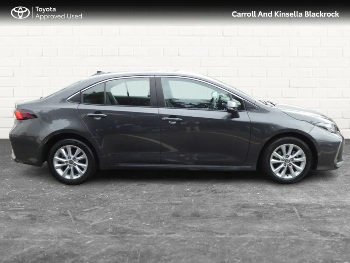 Toyota Corolla Hybrid Luna Saloon - Image 3