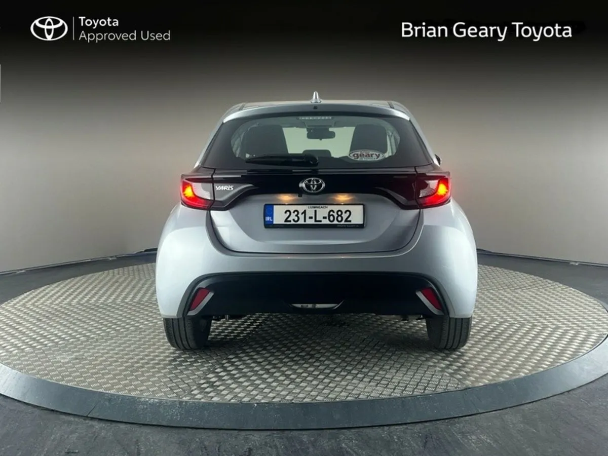 Toyota Yaris 1.0 LUNA - Image 4