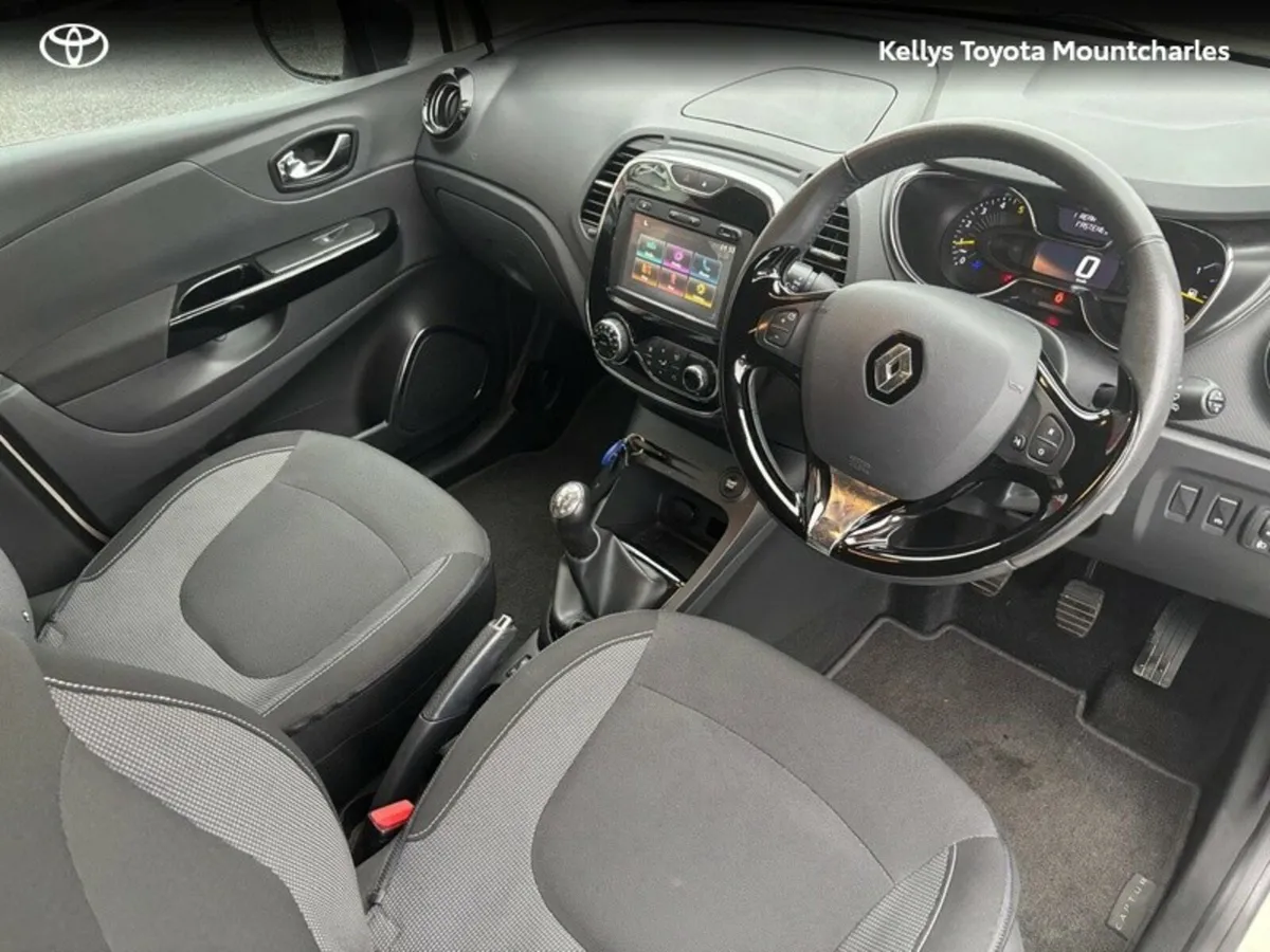 Renault Captur INTENSE 1.5 DCI 90 EU6M 4DR - Image 2