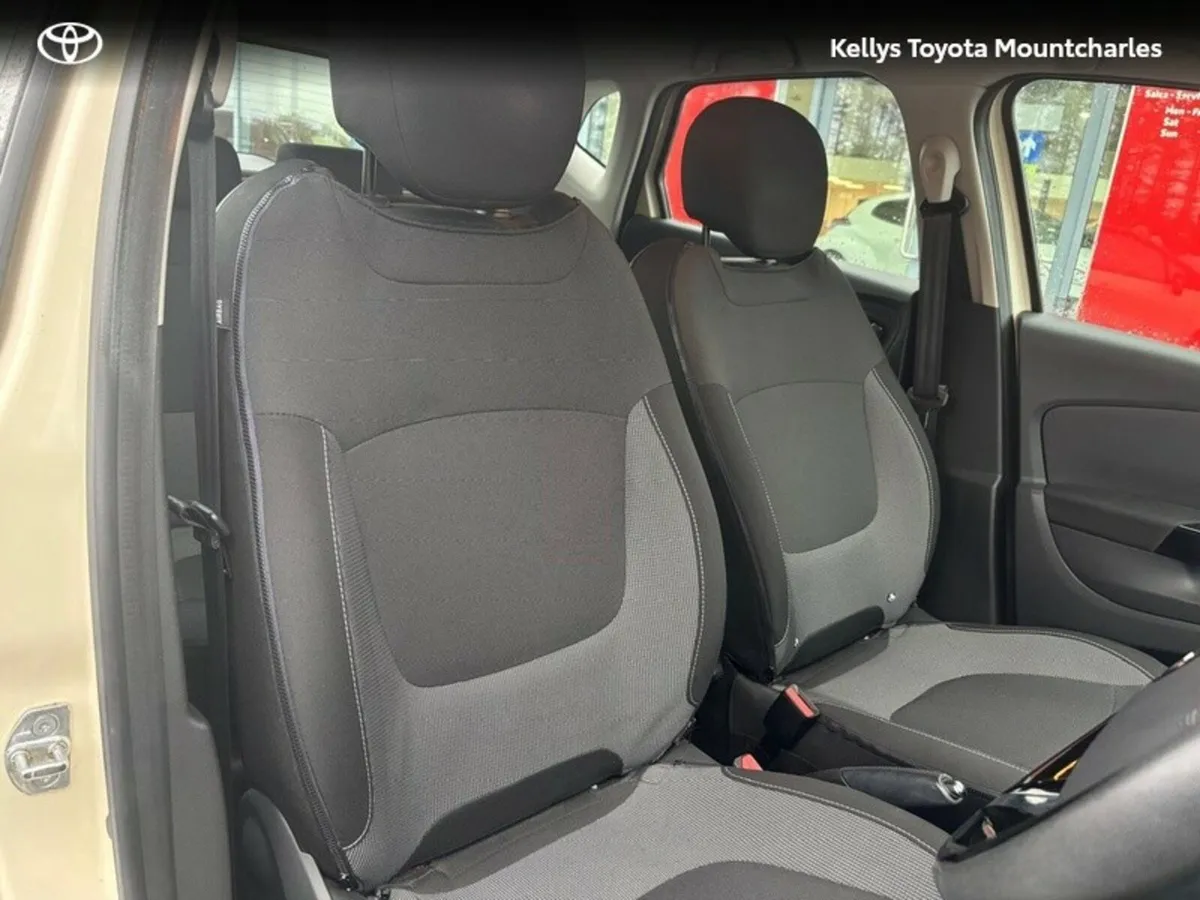 Renault Captur INTENSE 1.5 DCI 90 EU6M 4DR - Image 3