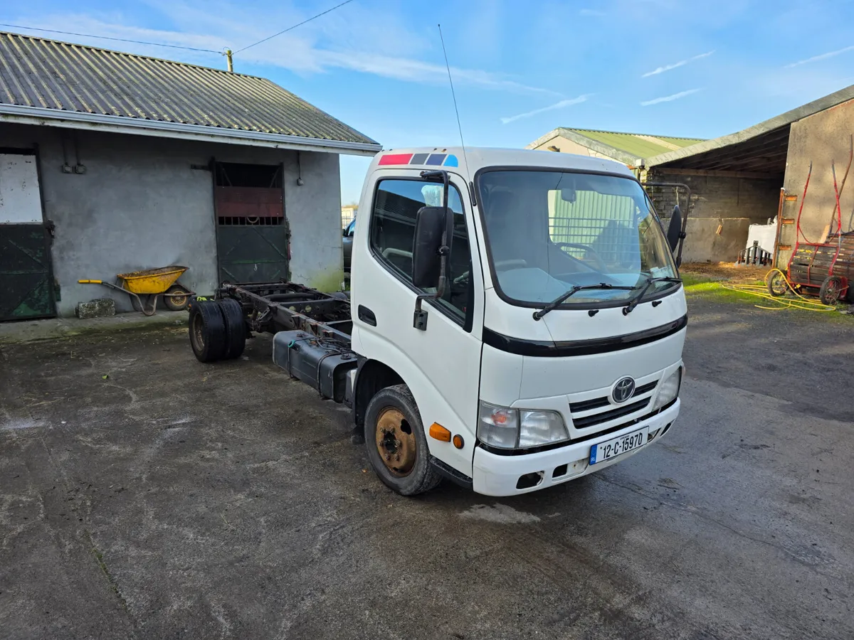 Toyota Dyna lwb twin wheel - Image 1