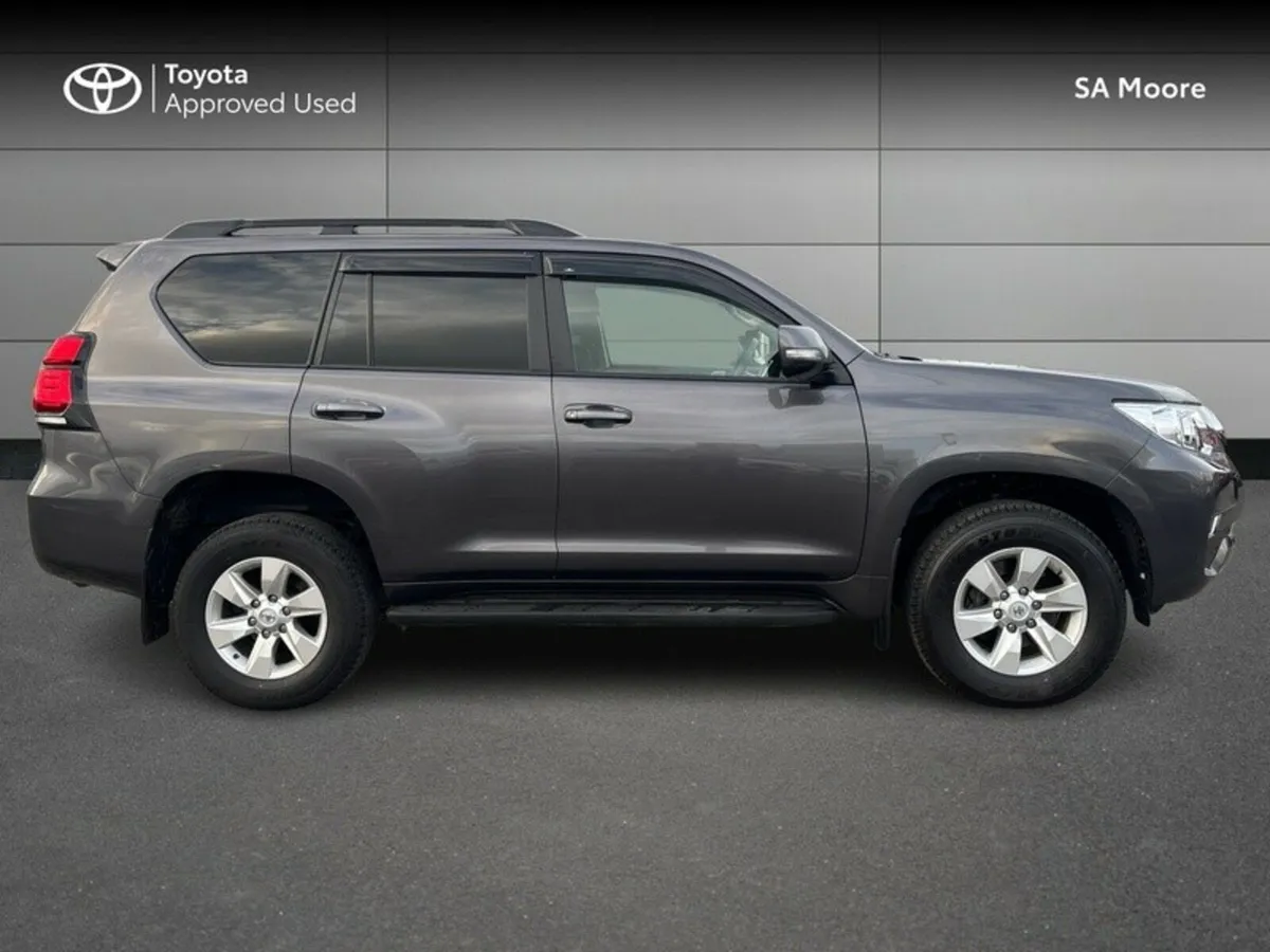 Toyota Land Cruiser LWB - MANUAL - WITH VAT - Image 3