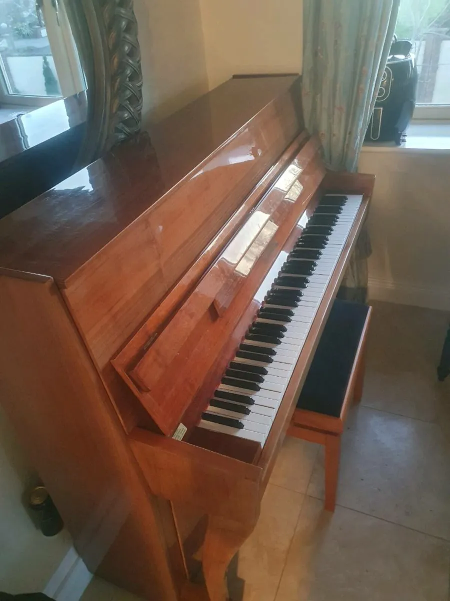 Legnica Upright Piano - Image 2
