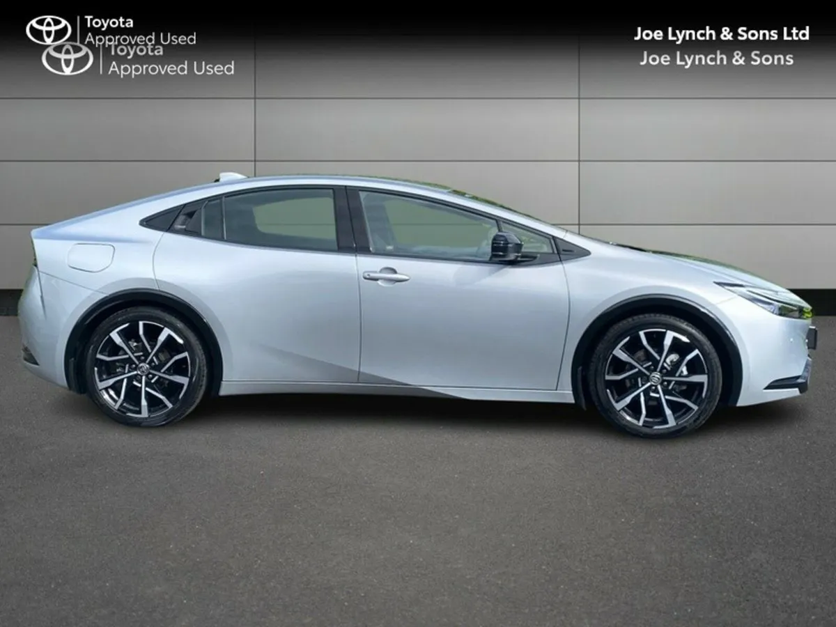 Toyota Prius PRIUS PLUG-IN HYBRID - Image 3