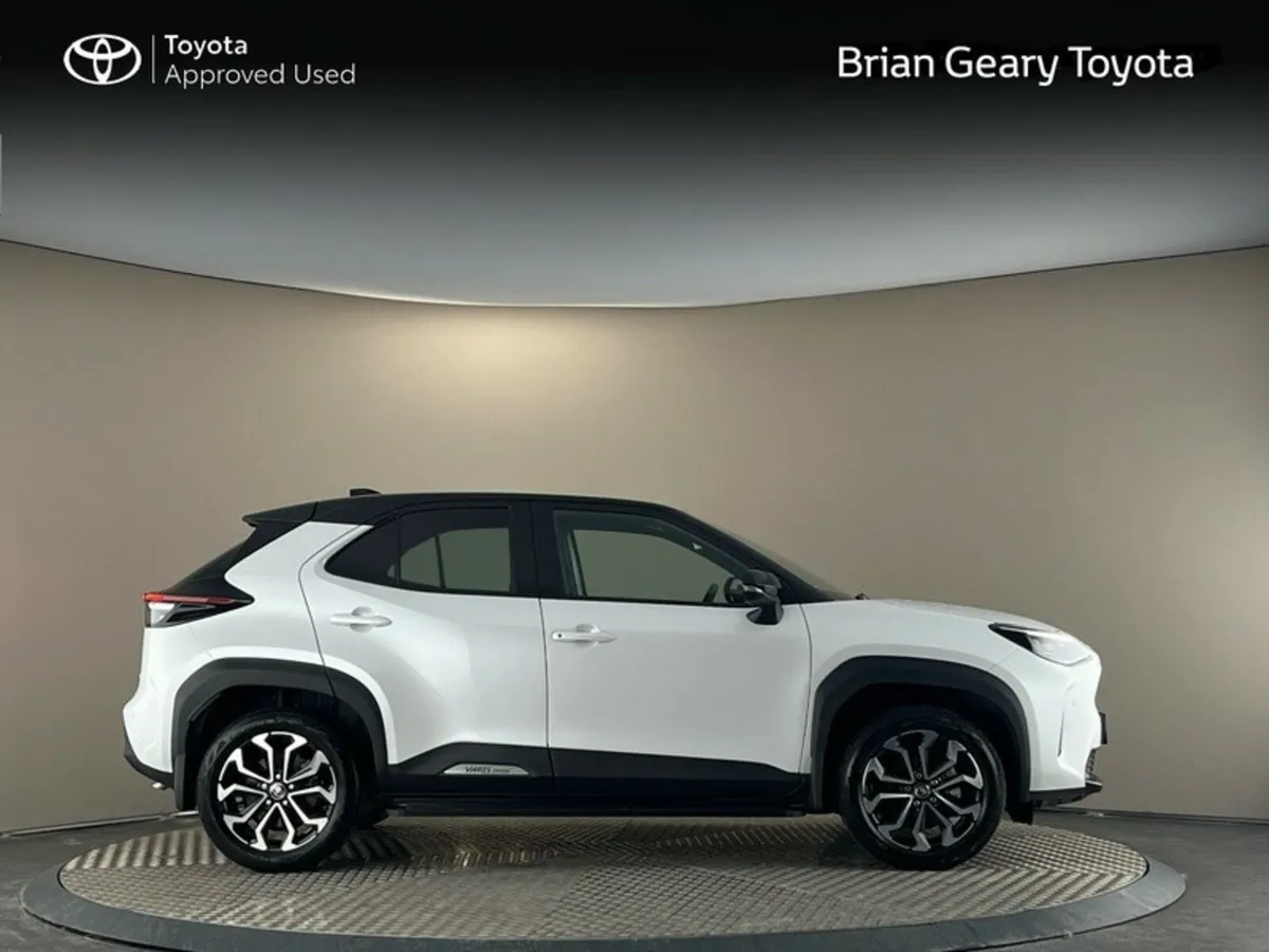 Toyota Yaris Cross HYBRID LUNA SPORT - Image 3