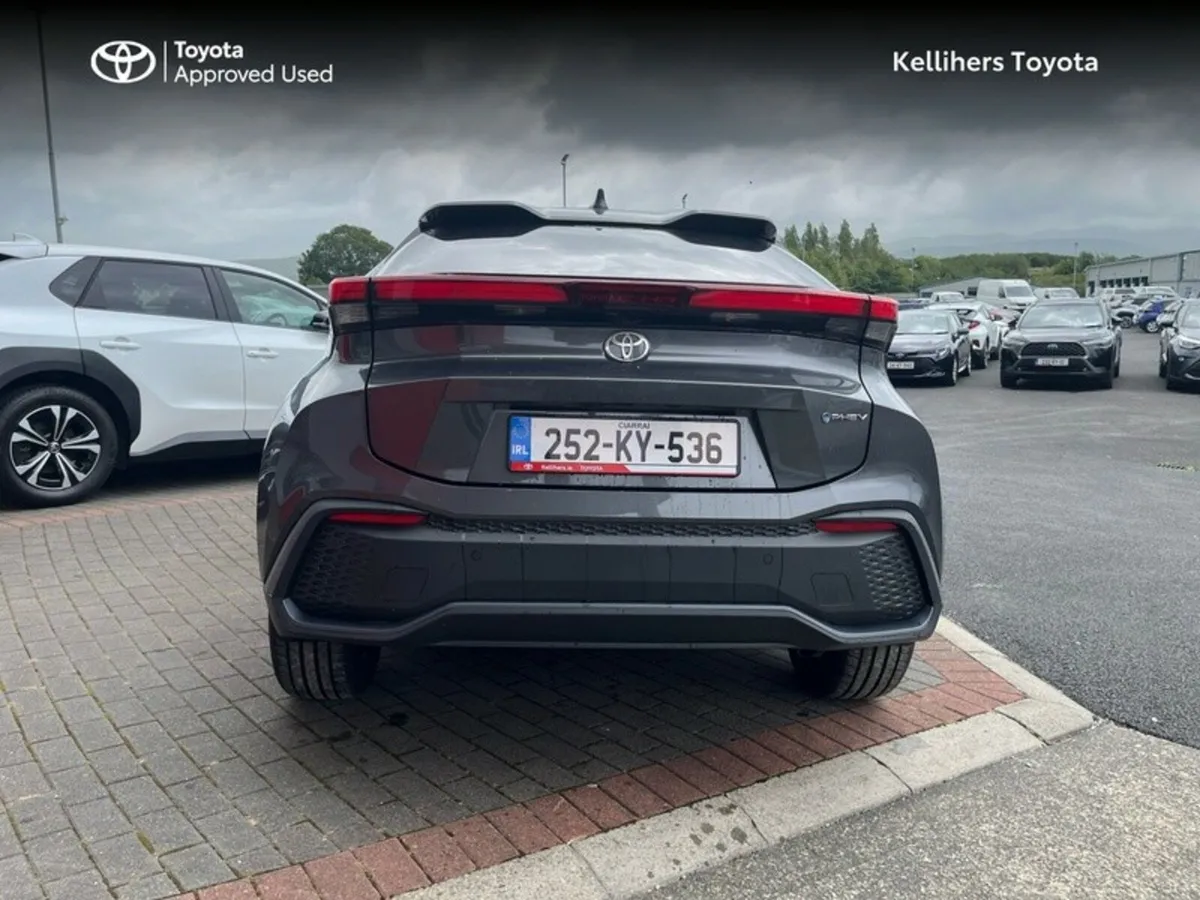 Toyota C-HR PHEV SPORT - Image 4