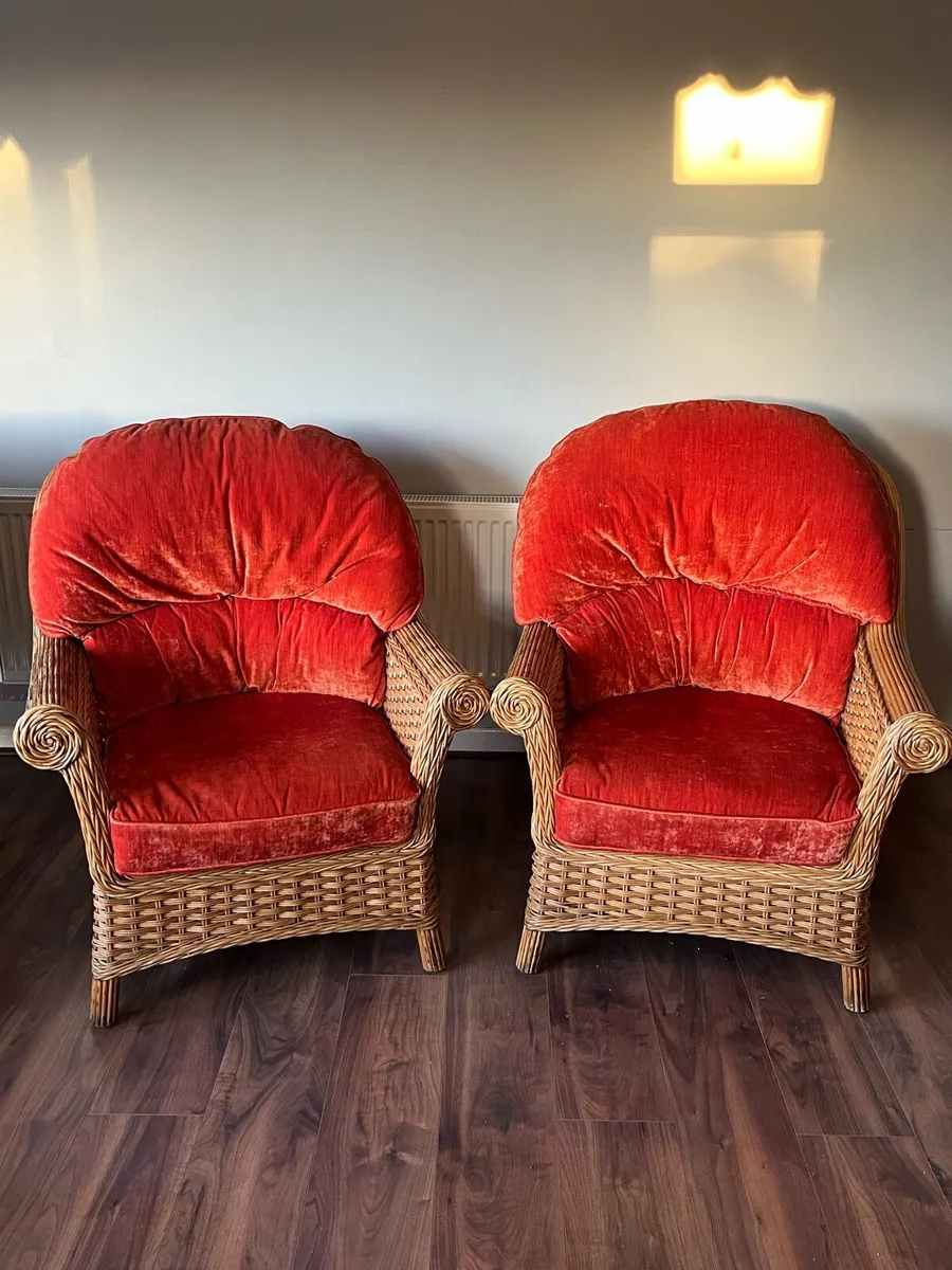 Outdoor seats - Image 1