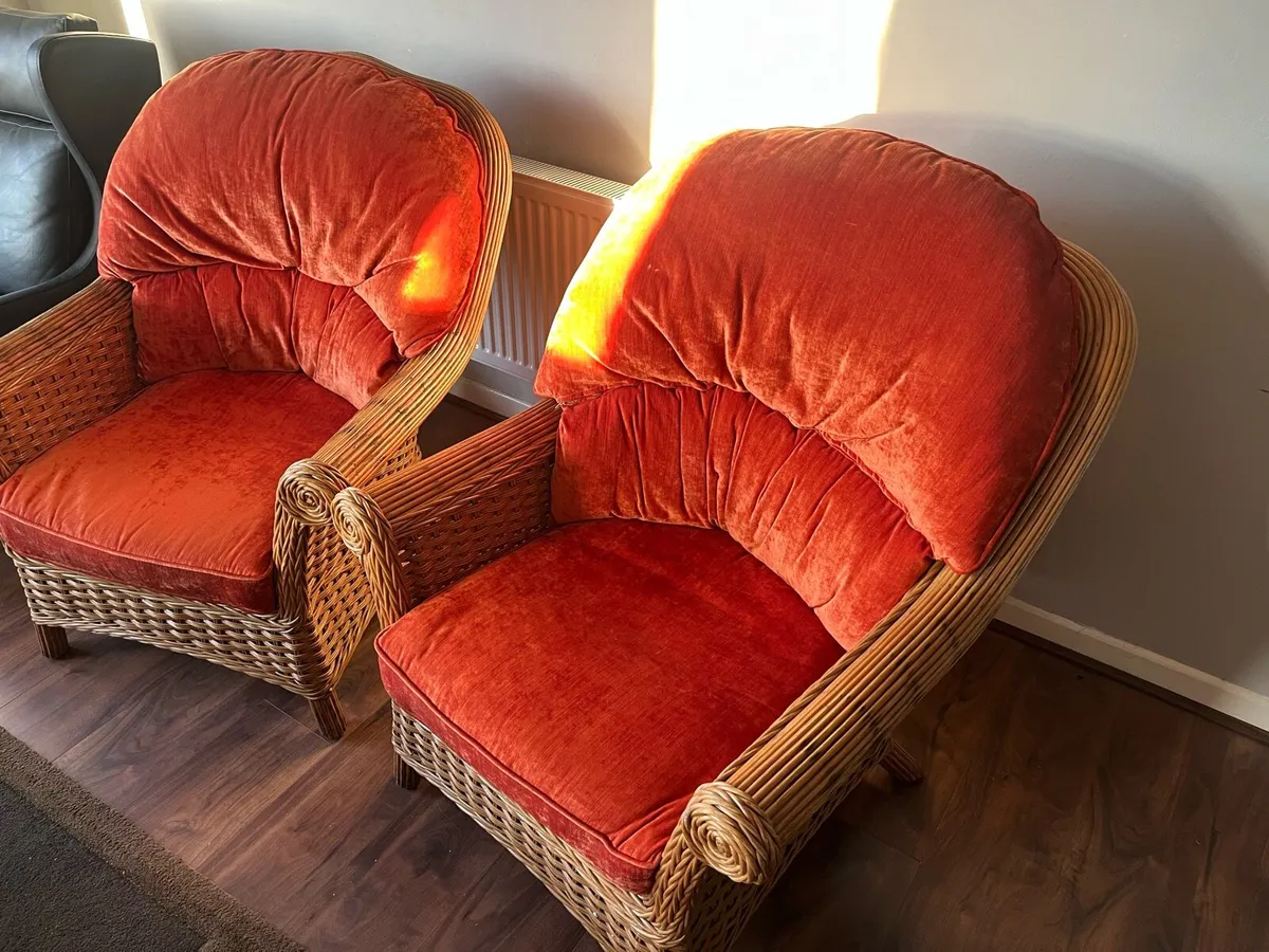 Outdoor seats - Image 2