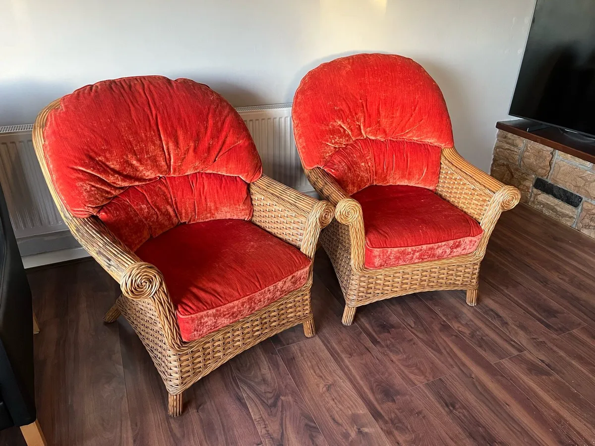 Outdoor seats - Image 3