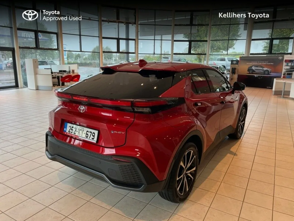 Toyota C-HR PHEV SPORT - Image 2